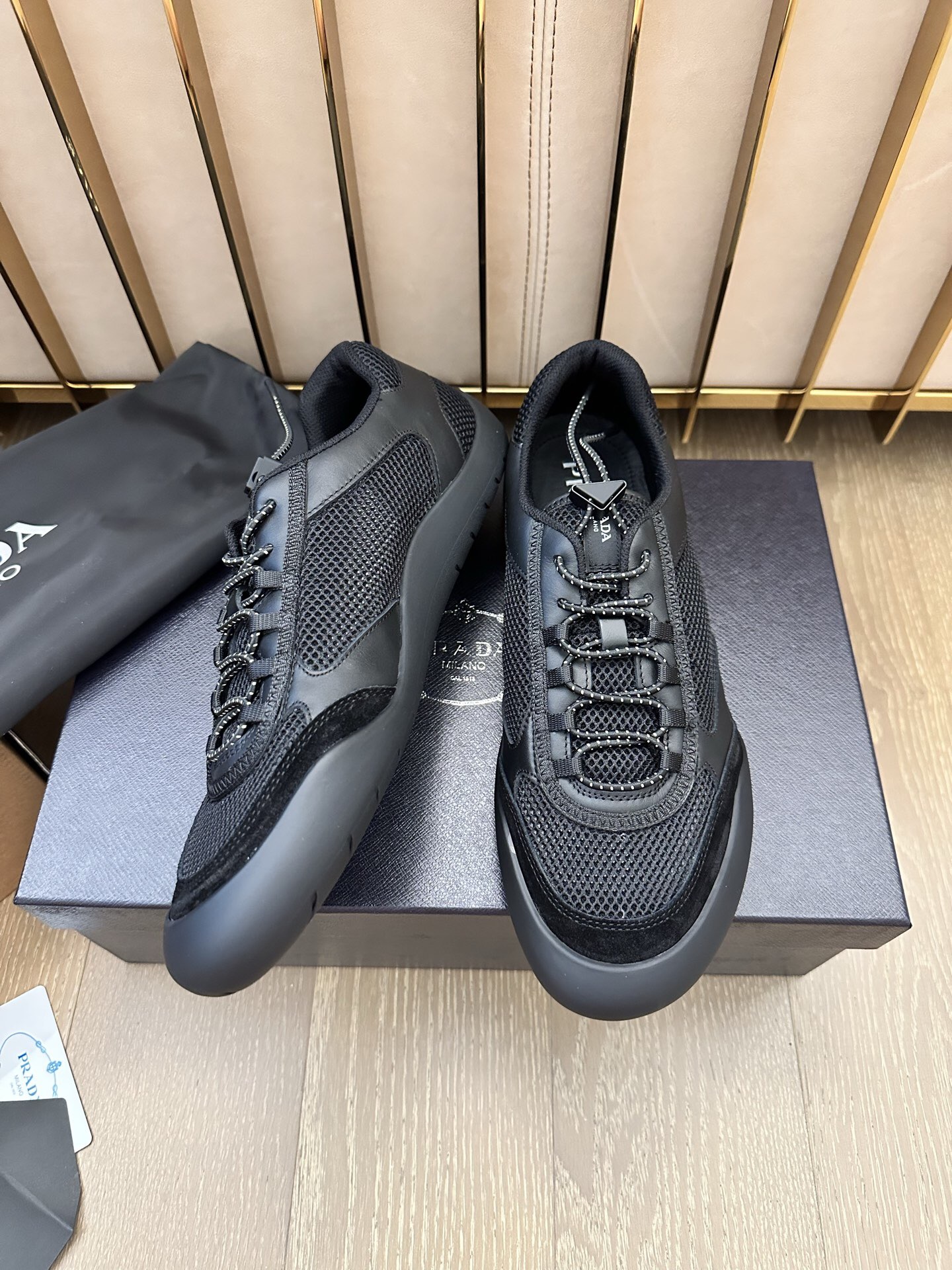P599 网面运动鞋 黑色