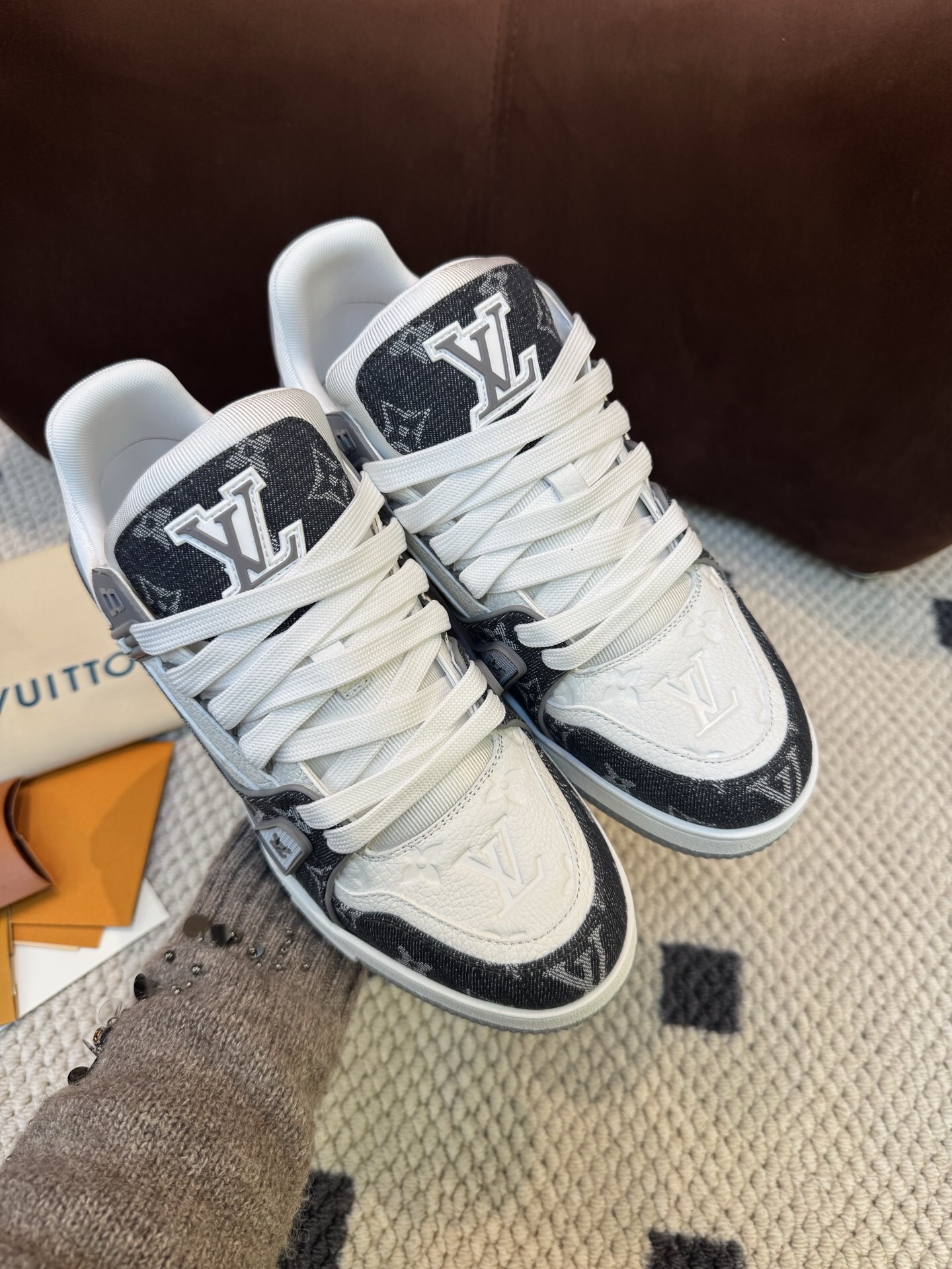 P699 Trainer经典运动鞋 牛仔灰 · image 10