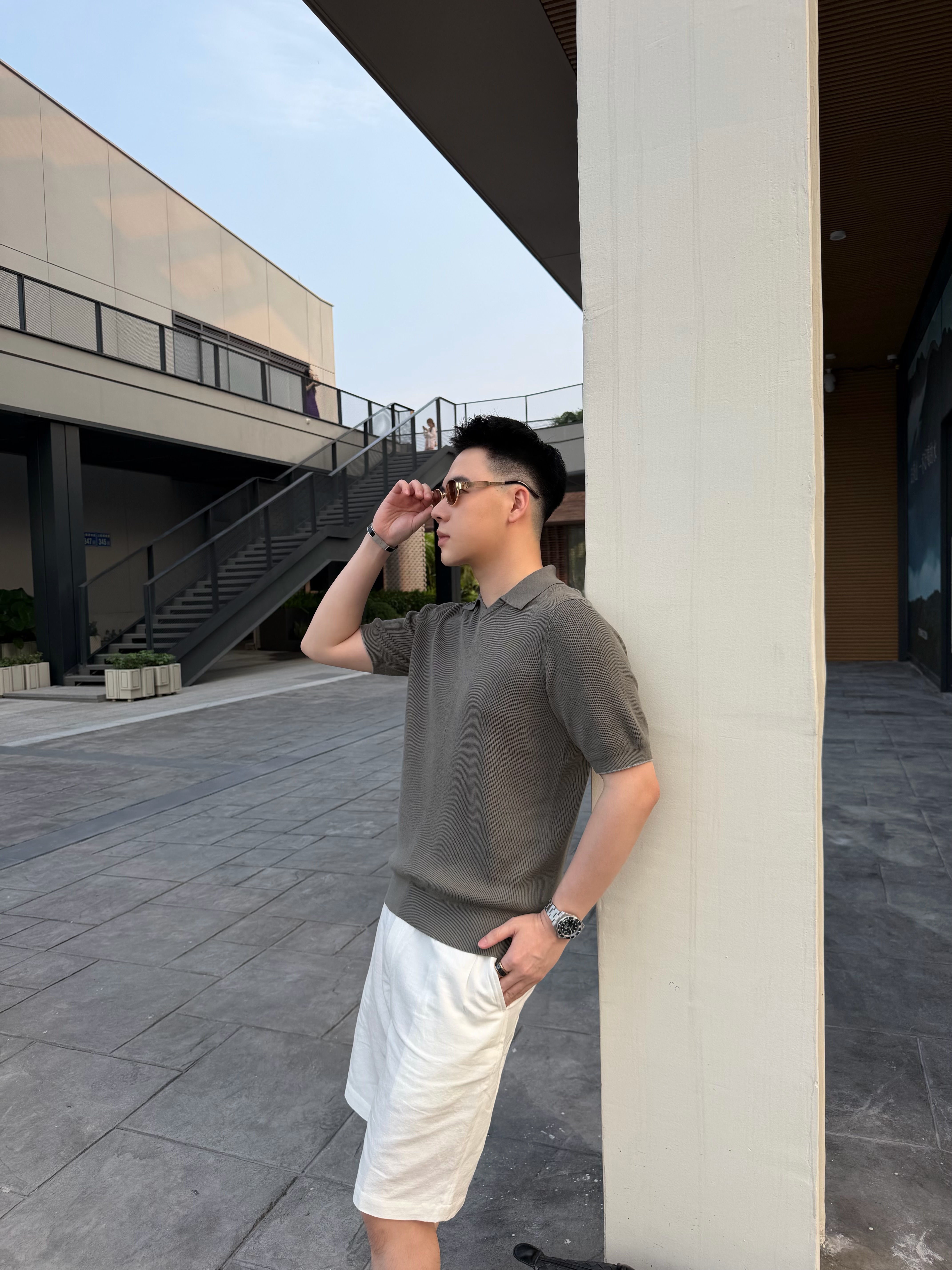 P389 小v领POLO衫 卡其色 · image 19