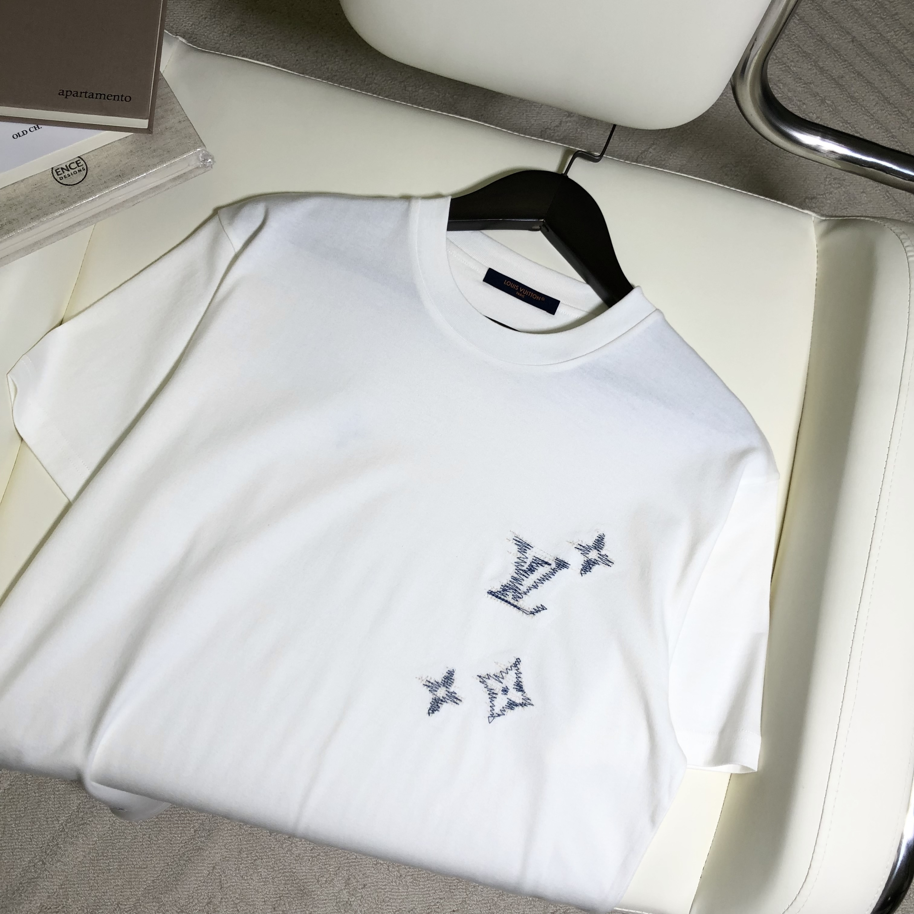 P229 三花线条刺绣T恤白色 · image 6