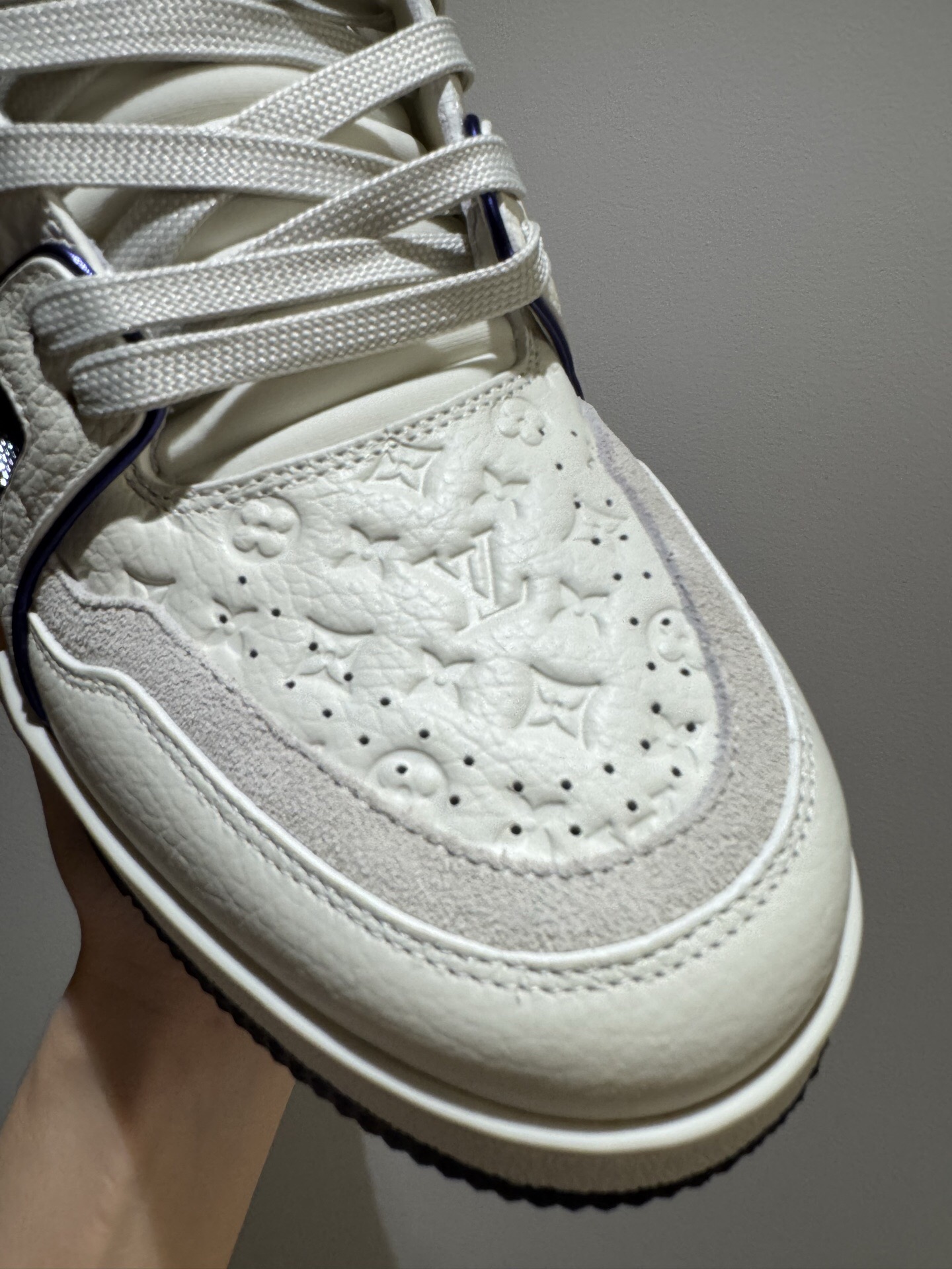 P699 经典运动鞋 浮雕蓝 · image 17