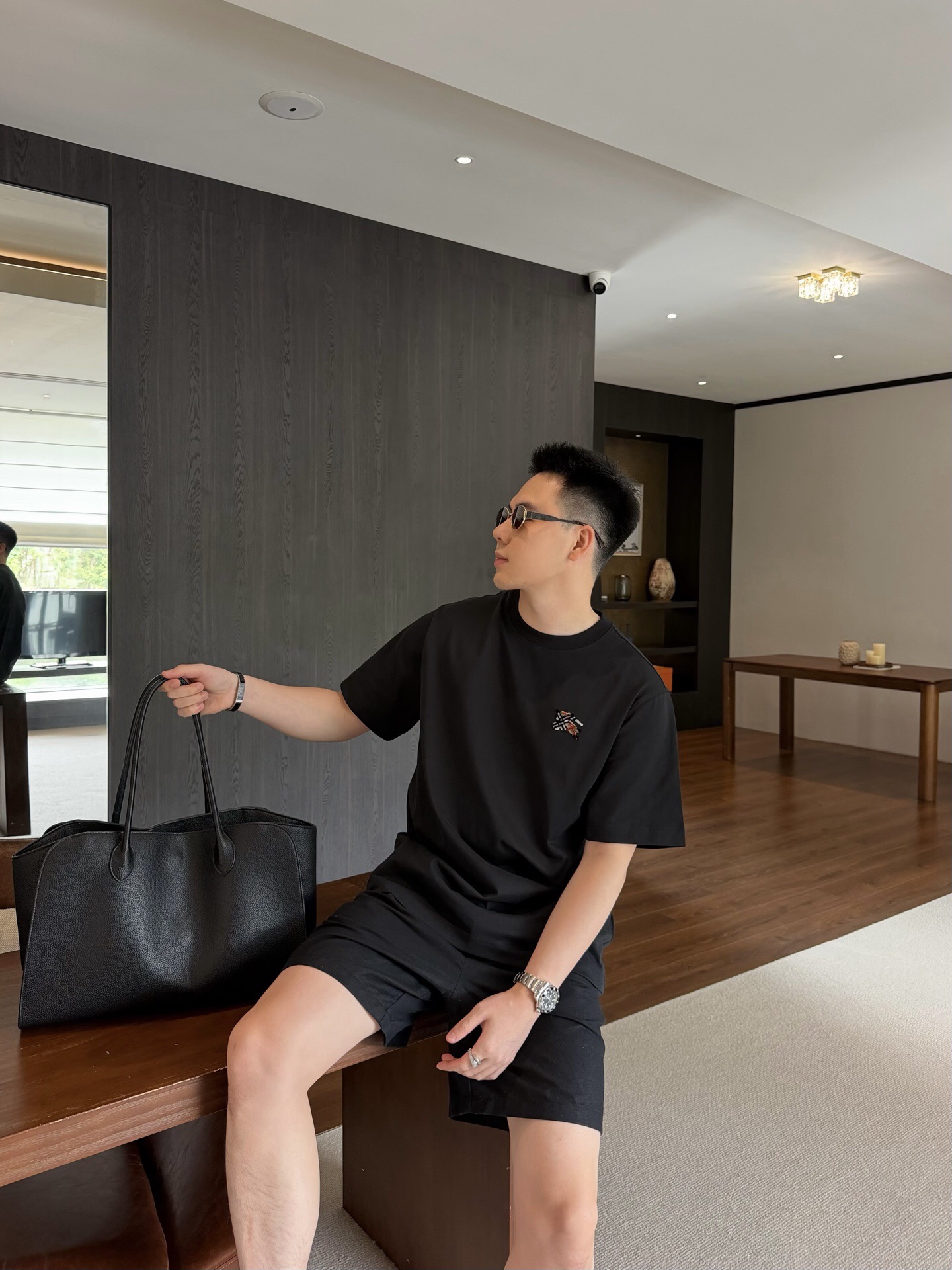 P219 簇绒骑士徽标T恤黑色 · image 16