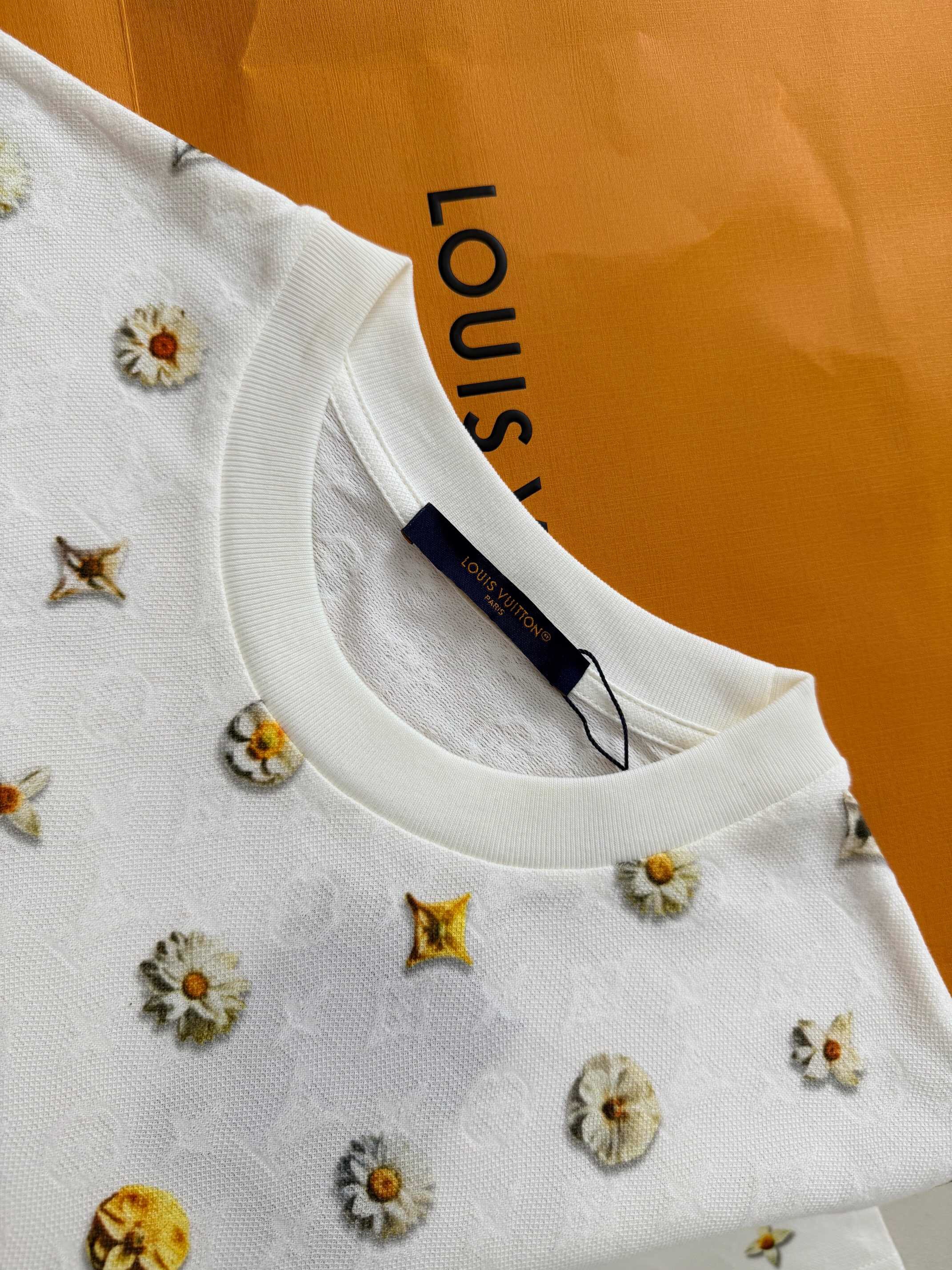 P339 Daisy print T-shirt · image 6