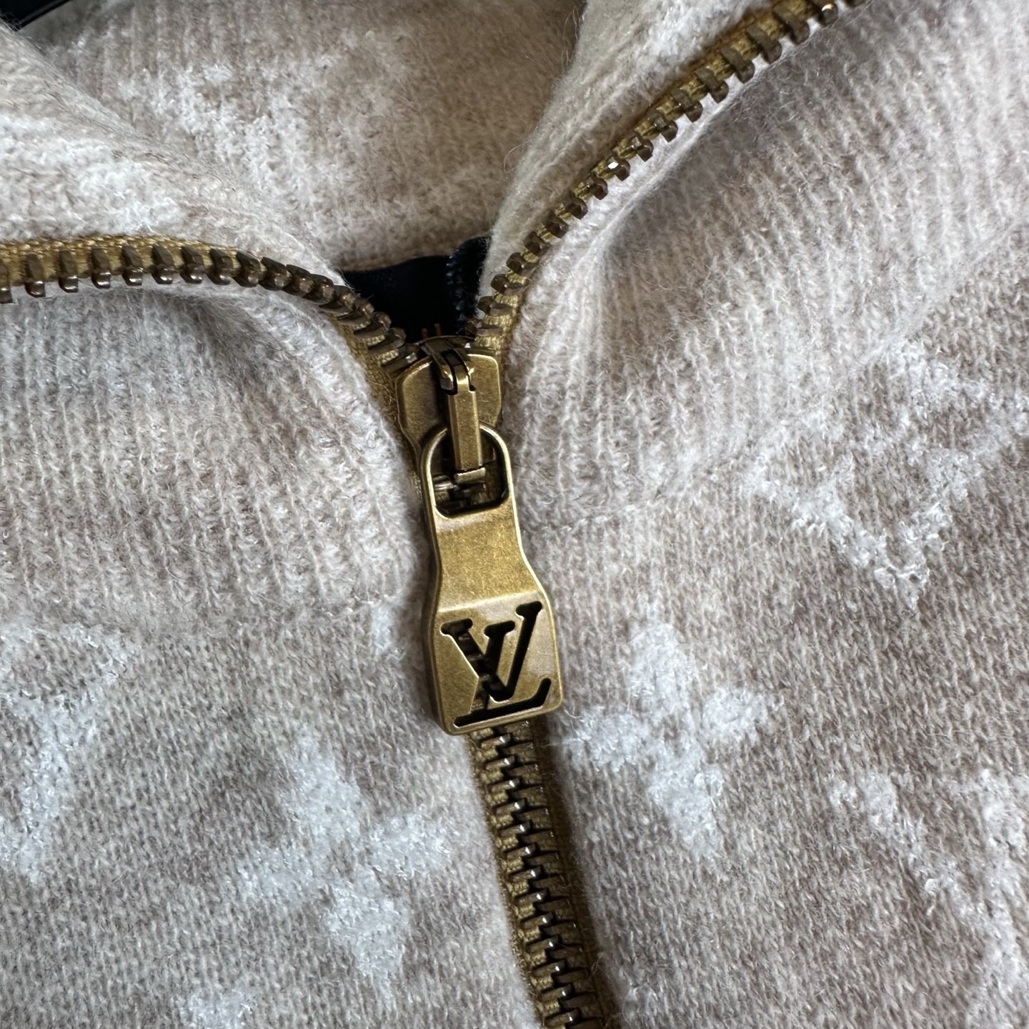 P669 Wool blend half zip sweater · image 8