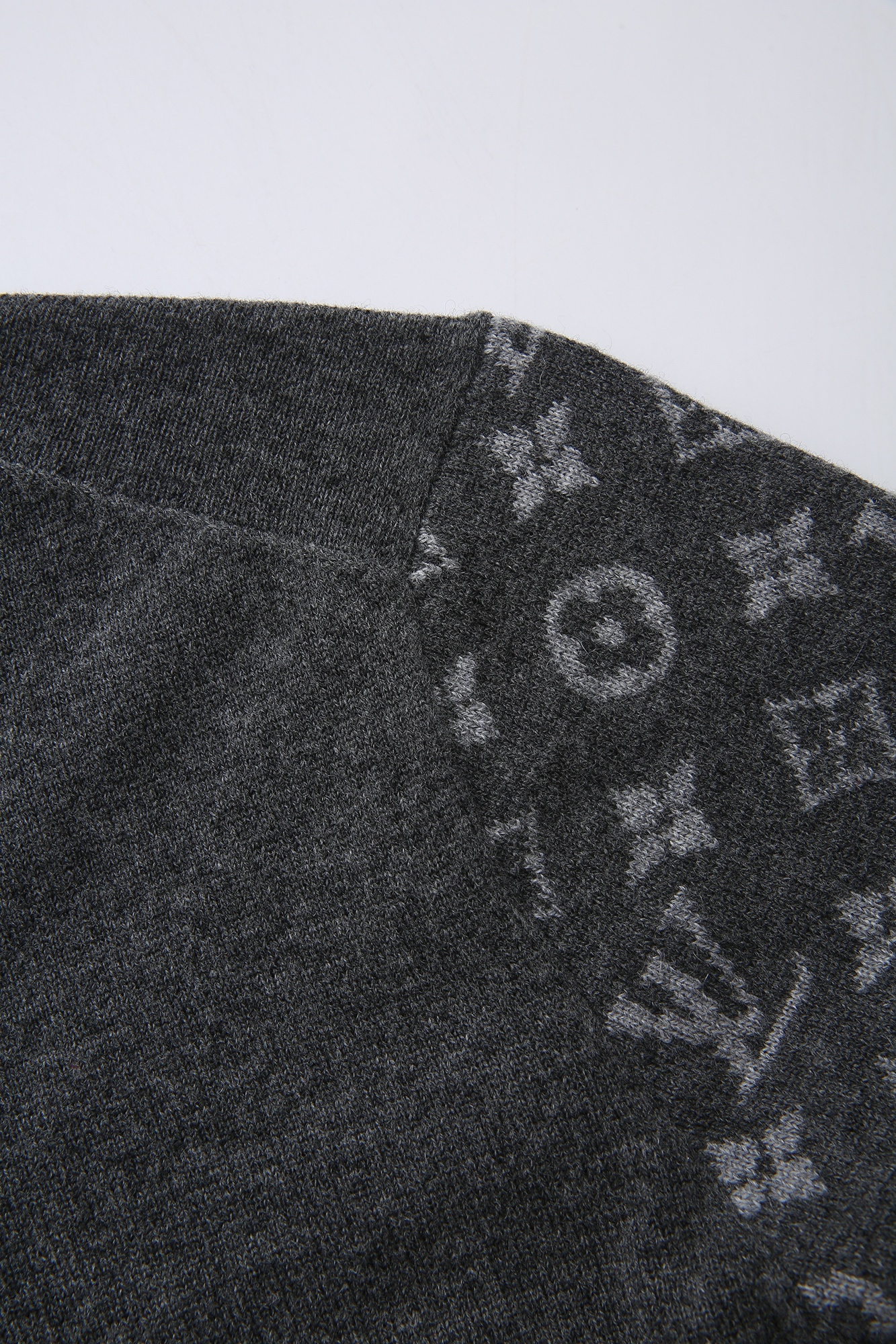 P609 Cashmere cardigan dark gray · image 17